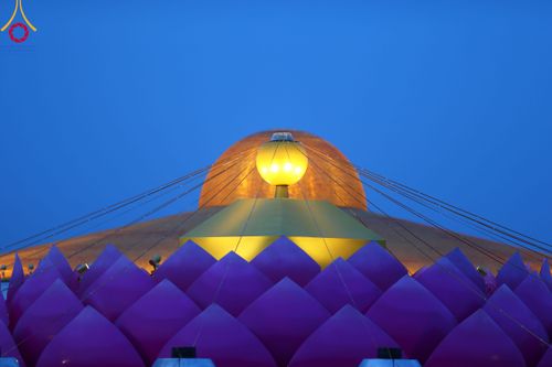 ภาพ No.90247:พิธีจุดประทีป 20,000 ดวง บูชาพระมหาธรรมกายเจดีย์ และบูชาพระมงคลเทพมุนี(สด จนฺทสโร) พระผู้ปราบมาร วันอังคารที่ 10 ตุลาคม พ.ศ. 2566 ณ ลานธรรมพระมหาธรรมกายเจดีย์ วัดพระธรรมกาย จ.ปทุมธานี