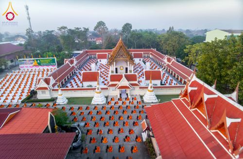 ภาพ No.297332:วันที่ 15 มกราคม พ.ศ.2569 พระธรรมยาตราปฏิบัติธรรมและถ่ายภาพหมู่ประวัติศาสตร์ อนุสรณ์สถานลำดับที่ 4 สถานที่เกิดด้วยกายธรรม  ณ วัดโบสถ์บน ต.บางคูเวียง จ.นนทบุรี ในโครงการธรรมยาตรา กตัญญูบูชา มหาปูชนียาจารย์ พระมงคลเทพมุนี(สด จนฺทสโร) พระผู้ปราบมาร อนุสรณ์ส