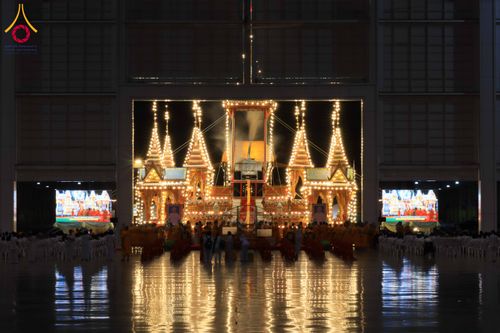 ภาพ No.316706:วันอาทิตย์ที่ 29 มีนาคม พ.ศ. 2569 พิธีทอดผ้าบังสุกุลและพิธีชำระร่าง โยมพ่อณรงค์ จินตมากุล  สิริอายุ 99 ปี 11 เดือน โยมบิดา พระครูปลัดรัตนวีรวัฒน์ (รังสฤษดิ์ อิทฺธิจินตโก) ที่ปรึกษาเจ้าคณะจังหวัดปทุมธานี เจ้าอาวาสวัดพระธรรมกาย  ณ ฌาปนสถานชั่วคราว ทางเข้า 