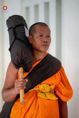 ภาพ No.297367:วันที่ 15 มกราคม พ.ศ.2569 พระธรรมยาตราปฏิบัติธรรมและถ่ายภาพหมู่ประวัติศาสตร์ อนุสรณ์สถานลำดับที่ 4 สถานที่เกิดด้วยกายธรรม  ณ วัดโบสถ์บน ต.บางคูเวียง จ.นนทบุรี ในโครงการธรรมยาตรา กตัญญูบูชา มหาปูชนียาจารย์ พระมงคลเทพมุนี(สด จนฺทสโร) พระผู้ปราบมาร อนุสรณ์ส