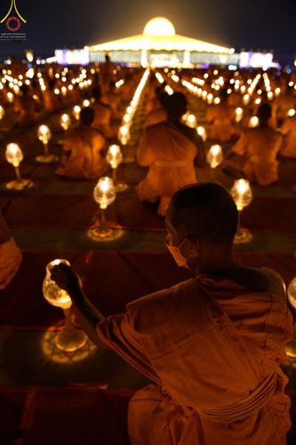ภาพ No.75347:พิธีจุดประทีปถวายเป็นพุทธบูชา และบูชาธรรมมหาปูชนียาจารย์ ในโครงการธรรมยาตรากตัญญูบูชา มหาปูชนียาจารย์ พระมงคลเทพมุนี(สด จนฺทสโร) พระผู้ปราบมาร ปีที่ 11 ณ อนุสรณ์สถานลำดับที่ 7 สถานที่ขยายวิชชาธรรมกาย วัดพระธรรมกาย จ.ปทุมธานี วันที่ 31 มกราคม พ.ศ. 2566