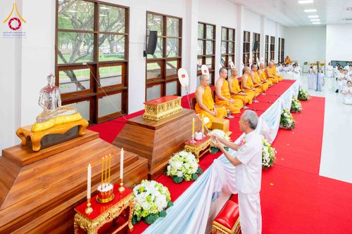 ภาพ No.314667:วันเสาร์ที่ 21 มีนาคม พ.ศ. 2569 พิธีบำเพ็ญกุศล คุณพ่อณรงค์ จินตมากุล  สิริอายุ 99 ปี 11 เดือน โยมบิดา พระครูปลัดรัตนวีรวัฒน์ (รังสฤษดิ์ อิทฺธิจินตโก) ที่ปรึกษาเจ้าคณะจังหวัดปทุมธานี เจ้าอาวาสวัดพระธรรมกาย  ณ ห้องปลูกศรัทธา 2 วัดพระธรรมกาย ปทุมธานี