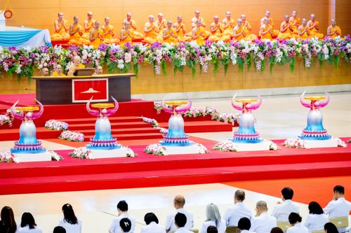 ภาพ No.240894:วันพุธที่ 27 สิงหาคม พ.ศ. 2568 พิธีทอดผ้าป่าเพื่อสร้างอาคาร  82 ปี หลวงพ่อธัมมชโย สมทบกฐินวัดพระธรรมกาย และกฐิน 30,000 วัดทั่วประเทศ ครั้งที่ 1