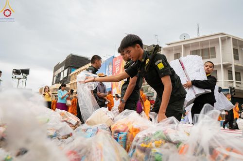 ภาพ No.126973:V.30 เต็มที่ เพื่อโคราช การเตรียมงาน ปฏิบัติงาน และเก็บงาน ของเจ้าหน้าที่หน่วยงานต่างๆ ทุกภาคส่วน เพื่อพิธีทำบุญเมืองนครราชสีมา ฉลอง 556 ปี ตักบาตรพระ 10,000 รูป ในวันเสาร์ที่ 2 มีนาคม พ.ศ.2567 ณ อนุสาวรีย์ท้าวสุรนารี จ.นครราชสีมา จัดโดย คณะสงฆ์จังหวัดนค