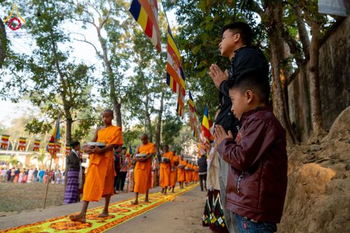 ภาพ No.131175:Photo Story ปฐมบรรพชาชาวพุทธมาร์มา Episode 4/5 วันที่ 13 กุมภาพันธ์พ.ศ. 2567 ณ วัดธัมจักร อรัญกุฏิ บังกลาเทศ