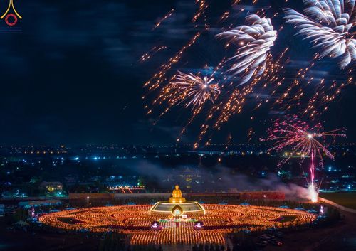 ภาพ No.118386:พิธีจุดประทีปถวายเป็นพุทธบูชา และบูชาธรรมมหาปูชนียาจารย์ พระมงคลเทพมุนี(สด จนฺทสโร) วันที่ 24 มกราคม พ.ศ. 2567 ณ อนุสรณ์สถานบางปลา อ.บางเลน จ.นครปฐม