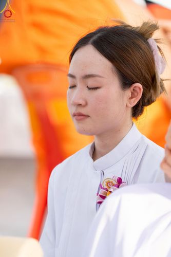 ภาพ No.221762:วันอังคารที่ 22 เมษายน พ.ศ. 2568 ภาพพิธีถวายมหาสังฆทานคณะสงฆ์ 40,000 กว่าวัดทั่วประเทศ เนื่องในวันคุ้มครองโลก ชุดที่ 2 (ปลื้มให้สมการรอคอย) ณ ลานธรรมพระมหาธรรมกายเจดีย์ วัดพระธรรมกาย