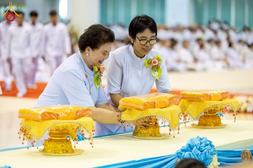 ภาพ No.264624:วันอาทิตย์ที่ 2 พฤศจิกายน พ.ศ. 2568 พิธีทอดกฐินสามัคคี ณ สภาธรรมกายสากล วัดพระธรรมกาย