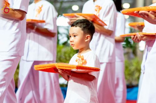 ภาพ No.215591:วันอาทิตย์ต้นเดือนที่ 6 เมษายน พ.ศ. 2568 ขบวนอัญเชิญผ้าป่าสมทบ มหาสังฆทาน 40,000 กว่าวัดทั่วประเทศ ณ สภาธรรมกายสากล วัดพระธรรมกาย