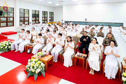 ภาพ No.314447:วันพฤหัสบดีที่ 19 มีนาคม พ.ศ. 2569 พิธีบำเพ็ญกุศล คุณพ่อณรงค์ จินตมากุล โยมบิดา พระครูปลัดรัตนวีรวัฒน์ (รังสฤษดิ์ อิทฺธิจินตโก) ที่ปรึกษาเจ้าคณะจังหวัดปทุมธานี เจ้าอาวาสวัดพระธรรมกาย  ณ ห้องปลูกศรัทธา 2 วัดพระธรรมกาย ปทุมธานี