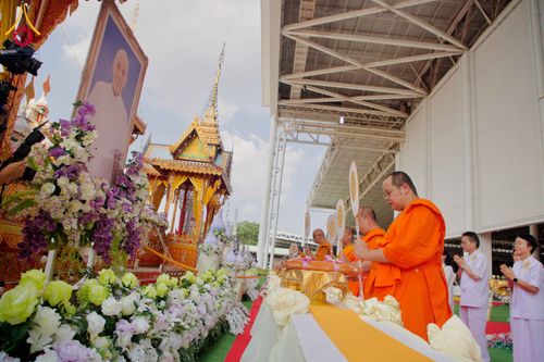 ภาพ No.316577:วันอาทิตย์ที่ 29 มีนาคม พ.ศ. 2569 พิธีทอดผ้าบังสุกุลและพิธีชำระร่าง โยมพ่อณรงค์ จินตมากุล  สิริอายุ 99 ปี 11 เดือน โยมบิดา พระครูปลัดรัตนวีรวัฒน์ (รังสฤษดิ์ อิทฺธิจินตโก) ที่ปรึกษาเจ้าคณะจังหวัดปทุมธานี เจ้าอาวาสวัดพระธรรมกาย  ณ ฌาปนสถานชั่วคราว ทางเข้า 