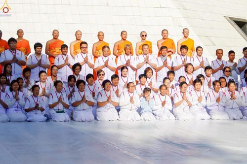 ภาพ No.300565:ภาพเบื้องหลังอาสาสมัครรวมใจ ชุดที่ 3 ในโครงการธรรมยาตรา กตัญญูบูชา มหาปูชนียาจารย์ พระมงคลเทพมุนี(สด จนฺทสโร) พระผู้ปราบมาร อนุสรณ์สถาน 7 แห่ง ปีที่ 14