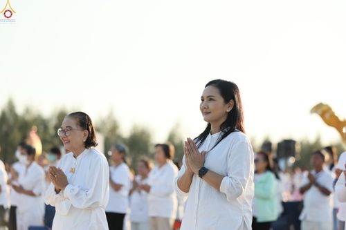 ภาพ No.301943:วันที่ 23 มกราคม พ.ศ. 2569 พิธีจุดประทีปธรรมถวายเป็นพุทธบูชา และบูชาธรรมมหาปูชนียาจารย์  ณ อนุสรณ์สถานลำดับที่ 5 สถานที่เผยแผ่วิชชาธรรมกายครั้งแรก อนุสรณ์สถานบางปลา วัดบางปลา อำเภอบางเลน จังหวัดนครปฐม ในโครงการธรรมยาตรา กตัญญูบูชา มหาปูชนียาจารย์ พระมงคล