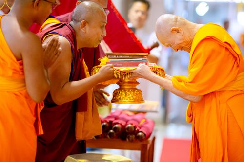 ภาพ No.327852:วันที่ 3 พฤษภาคม พ.ศ.2569 พิธีรับมอบพระบรมสารีริกธาตุ จากสาธารณรัฐแห่งสหภาพเมียนมา ณ ห้องแก้วสารพัดนึก วัดพระธรรมกาย