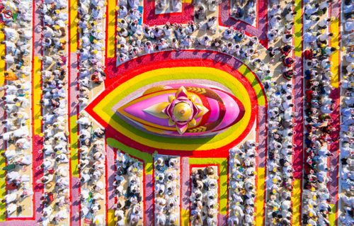 ภาพ No.292943:วันที่ 11 มกราคม พ.ศ. 2569 พิธีต้อนรับพระธรรมยาตรา ณ อนุสรณ์สถานลำดับที่ 3 (ภาพชุดที่ 2) สถานที่เกิดในเพศสมณะ วัดสองพี่น้อง อำเภอสองพี่น้อง จังหวัดสุพรรณบุรี ในโครงการธรรมยาตรา กตัญญูบูชา มหาปูชนียาจารย์ พระมงคลเทพมุนี(สด จนฺทสโร) พระผู้ปราบมาร อนุสรณ์สถ