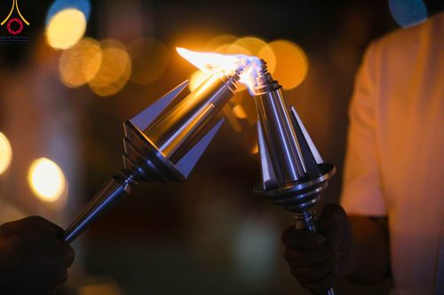 ภาพ No.90300:พิธีจุดประทีป 20,000 ดวง บูชาพระมหาธรรมกายเจดีย์ และบูชาพระมงคลเทพมุนี(สด จนฺทสโร) พระผู้ปราบมาร วันอังคารที่ 10 ตุลาคม พ.ศ. 2566 ณ ลานธรรมพระมหาธรรมกายเจดีย์ วัดพระธรรมกาย จ.ปทุมธานี