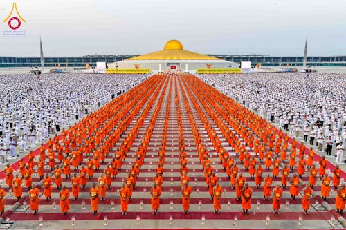 ภาพ No.307105:วันที่ 31 มกราคม พ.ศ. 2569  พิธีจุดประทีปธรรมถวายเป็นพุทธบูชา  และบูชาธรรมมหาปูชนียาจารย์ (ภาพชุดที่ 1) ณ วัดพระธรรมกาย ปทุมธานี ในโครงการธรรมยาตรา กตัญญูบูชา มหาปูชนียาจารย์ พระมงคลเทพมุนี(สด จนฺทสโร) พระผู้ปราบมาร อนุสรณ์สถาน 7 แห่ง ปีที่ 14