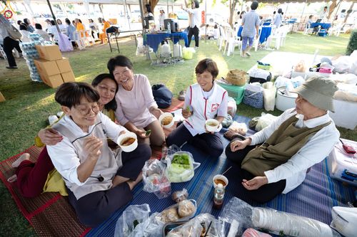 ภาพ No.282416:วันที่ 19 -20 ธันวาคม พ.ศ.2568 เบื้องหลังความสำเร็จ ของการจัดงานตักบาตร พระ 10,000 รูป Skywalk กาญจนบุรี