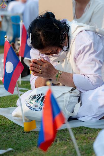 ภาพ No.297076:วันที่ 17 มกราคม พ.ศ. 2569 พิธีจุดประทีปถวายเป็นพุทธบูชา และบูชาธรรมมหาปูชนียาจารย์ (ภาพชุดที่ 2) ณ วัดโบสถ์บน ต.บางคูเวียง จ.นนทบุรี อนุสรณ์สถานลำดับที่ 4 สถานที่เกิดด้วยกายธรรม ในโครงการธรรมยาตรา กตัญญูบูชา มหาปูชนียาจารย์ พระมงคลเทพมุนี(สด จนฺทสโร) พร