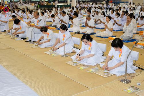 ภาพ No.306968:วันที่ 31 มกราคม พ.ศ. 2569 พิธีถวายภัตตาหารเป็นสังฆทาน แด่พระธรรมยาตรา ณ วัดพระธรรมกาย  จังหวัดปทุมธานี ในโครงการธรรมยาตรา กตัญญูบูชา มหาปูชนียาจารย์ พระมงคลเทพมุนี(สด จนฺทสโร) พระผู้ปราบมาร อนุสรณ์สถาน 7 แห่ง ปีที่ 14