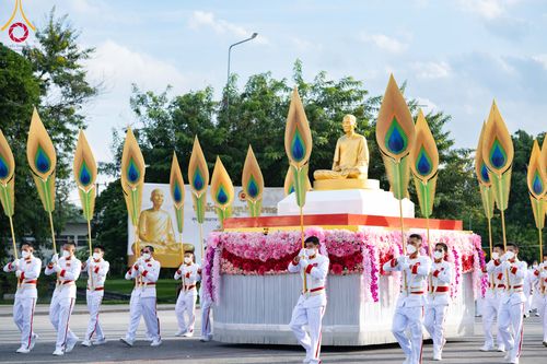ภาพ No.89124:พิธีอัญเชิญรูปหล่อทองคำ  คุณยายอาจารย์มหารัตนอุบาสิกาจันทร์ ขนนกยูง เพื่อประดิษฐาน ณ มหาวิหารคุณยายอาจารย์ฯ เนื่องในวันครูผู้ค้นพบวิชชาธรรมกาย วันศุกร์ที่ 29 กันยายน พ.ศ. 2566