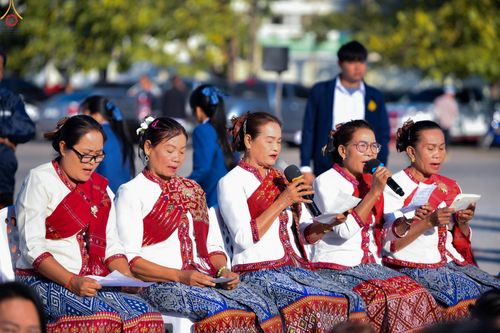 ภาพ No.280232:วันอังคารที่ ๓๐ ธันวาคม พ.ศ. ๒๕๖๘ พิธีตักบาตรพระ ๑,๐๖๙ รูป จังหวัดกาฬสินธุ์   ณ บริเวณสนามหน้าศาลากลาง จังหวัดกาฬสินธุ์ (หลังเก่า)