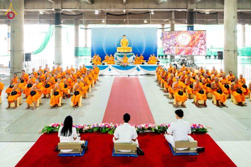 ภาพ No.342905:วันอาทิตย์ที่ 9 สิงหาคม พ.ศ.2569 พิธีตักบาตรฉลองพระใหม่ โครงการบรรพชาและอุปสมบทหมู่ รุ่นเข้าพรรษา ณ มหารัตนวิหาคด คอร์ 26 วัดพระธรรมกาย