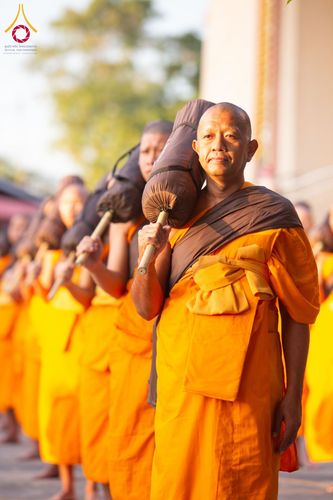 ภาพ No.197076:พระธรรมยาตราปฏิบัติธรรม และถ่ายภาพหมู่ประวัติศาสตร์ ณ วัดโบสถ์(บน) ตำบลบางคูเวียง อำเภอบางกรวย จังหวัดนนทบุรี ในโครงการธรรมยาตรา กตัญญูบูชา มหาปูชนียาจารย์ พระมงคลเทพมุนี(สด จนฺทสโร) พระผู้ปราบมาร อนุสรณ์สถาน 7 แห่ง ปีที่ 13 วันที่ 18 มกราคม พ.ศ. 2568