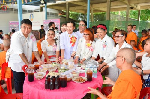 ภาพ No.143022:พิธีทอดผ้าป่าสามัคคีเพื่อสมทบทุนสร้างหอฉัน ๑๑๓ ปี  คุณยายอาจารย์มหารัตนอุบาสิกาจันทร์ขนนกยูง ครั้งที่ ๙ วันอาทิตย์ที่ ๓๐  มิถุนายน พ.ศ. ๒๕๖๗ ณ ศูนย์การศึกษาจอมบึง ต.รางบัว อ.จอมบึง จ.ราชบุรี