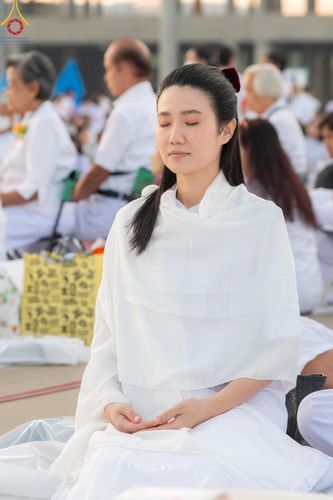 ภาพ No.187751:พิธีตักบาตรฉลองพระใหม่ ต้อนรับพุทธศักราช 2568 ณ ลานธรรมพระมหาธรรมกายเจดีย์ วัดพระธรรมกาย จ.ปทุมธานี วันที่ 1 มกราคม พ.ศ. 2568