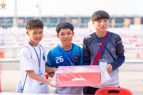 ภาพ No.225072:วันที่ 20 - 27 เมษายน พ.ศ. 2568 "ภาพแห่งความปลื้มที่ไม่มีวันจบ" คณะสงฆ์สามเณร เจ้าหน้าที่ และสาธุชน ร่วมแรงร่วมใจกันเตรียมงานและเก็บงาน เพื่อวันคุ้มครองโลก พิธีถวายมหาสังฆทานคณะสงฆ์ 40,000 กว่าวัดทั่วประเทศ