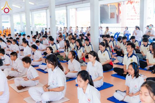 ภาพ No.199903:พิธีทอดผ้าป่าทำนุบำรุงศาสนสถาน ณ วัดบางช้างใต้ ตำบลบางช้าง อำเภอสามพราน จังหวัดนครปฐม ในโครงการธรรมยาตรา กตัญญูบูชา มหาปูชนียาจารย์ พระมงคลเทพมุนี(สด จนฺทสโร) พระผู้ปราบมาร อนุสรณ์สถาน 7 แห่ง ปีที่ 13 วันที่ 22 มกราคม พ.ศ. 2568