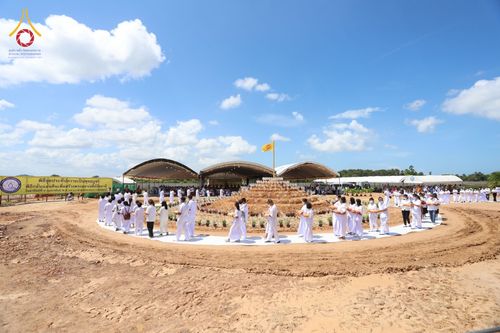 ภาพ No.76209:พิธีกลั่นแผ่นดินสร้างมหาเจดีย์ปัตตานี , พิธีตักบาตรแด่พระภิกษุสงฆ์ 159 รูป ,  พิธีทอดผ้าป่า , พิธีโปรยรัตนชาติ ,  พิธีจุดประทีปถวายเป็นพุทธบูชา ณ ศูนย์อบรมเยาวชนปัตตานี จ.ปัตตานี วันอาทิตย์ที่ 5 กุมภาพันธ์ พ.ศ.2566