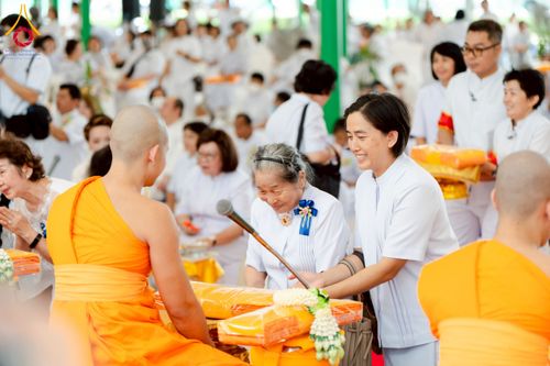 ภาพ No.223756:วันอาทิตย์ที่ 11 พฤษภาคม พ.ศ. 2568 พิธีอุปสมบทสามเณรเปรียญธรรมอุปสมบทอุทิศชีวิต 9 รูป อุบาสก 1 ท่าน ณ อุโบสถพระไตรปิฏกวัดพระธรรมกาย