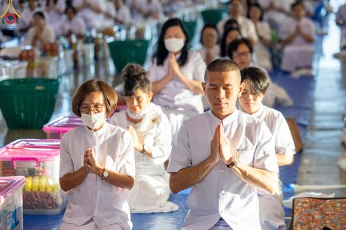 ภาพ No.151015:พิธีตักบาตร ในวันอาทิตย์ต้นเดือน วันที่ 1 กันยายน พ.ศ. 2567 ณ สภาธรรมกายสากล วัดพระธรรมกาย