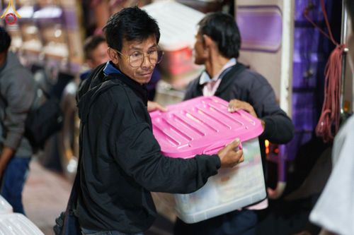 ภาพ No.185590:V.47 เบื้องหลังของเบื้องหน้า งานตักบาตรพระ 10,000 รูป ณ จ.กาญจนบุรี วันที่ 20-21 ธันวาคม พ.ศ. 2567