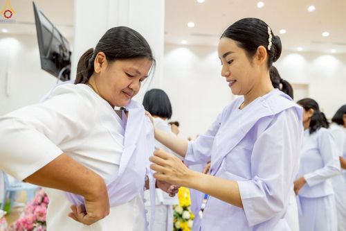 ภาพ No.242739:วันที่ 29-31 สิงหาคม พ.ศ. 2568 องค์กรภาคีเครือข่าย “บวร” (บ้าน-วัด-โรงเรียน-ราชการ) อ.คลองหลวง จัดบวชอุบาสิกาแก้ว ถวายพระราชกุศลแด่สมเด็จพระพันปีหลวง - กตัญญูบูชาแด่ผู้มีพระคุณ