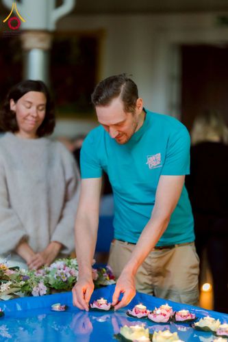 ภาพ No.232682:วันเสาร์ที่ 5 กรกฎาคม พ.ศ. 2568 Candlelight meditation & Vigil พิธีจุดเทียนให้สว่าง สู่ทางสงบ ณ วัดพระธรรมกายนอร์ธสวีเดน