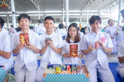 ภาพ No.149920:พิธีตักบาตร , พิธีปฎิบัติธรรม , พิธีถวายภัตตาหารเมนูสวรรค์ ในพรรษาแห่งการเข้าถึงธรรม วันธรรมชัย วันอังคารที่ 27 สิงหาคม พ.ศ.2567 ณ สภาธรรมกายสากล วัดพระธรรมกาย