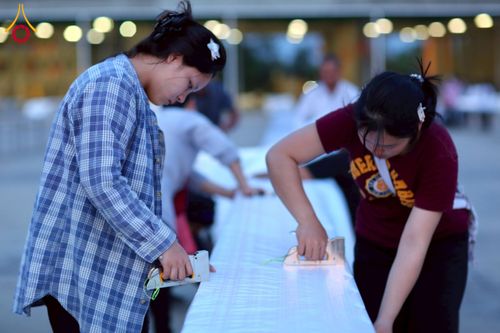 ภาพ No.217640:วันที่ 2-14 เมษายน พ.ศ. 2568 เจ้าหน้าที่เตรียมงานวันคุ้มครองโลก ชุดที่ 1 วัดพระธรรมกาย จ.ปทุมธานี