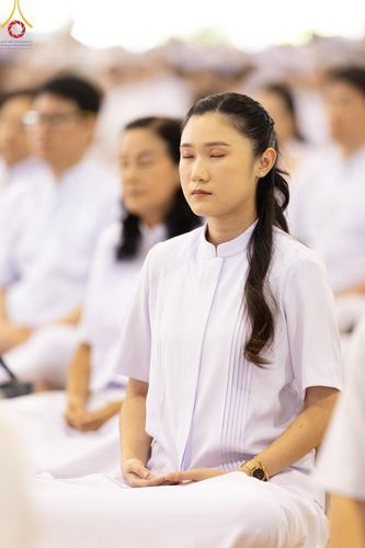 ภาพ No.151179:พิธีบูชาข้าวพระ ในวันอาทิตย์ต้นเดือน วันที่ 1 กันยายน พ.ศ. 2567 ณ สภาธรรมกายสากล วัดพระธรรมกาย