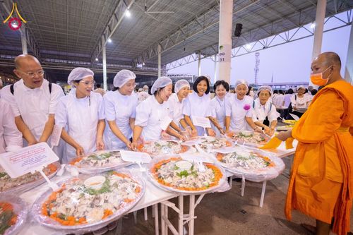 ภาพ No.121580:พิธีถวายภัตตาหารเป็นสังฆทาน แด่คณะพระธรรมยาตรา ปีที่ 12 วันที่ 31 มกราคม พ.ศ. 2567 ณ สภาธรรมกายสากล วัดพระธรรมกาย