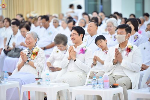 ภาพ No.230092:วันพฤหัสบดีที่ 26 มิถุนายน พ.ศ. 2568 พิธีทอดผ้าป่าฉลองอาคารชุดศูนย์ปฏิบัติธรรมน้ำใสใจสว่าง น้อมบูชาธรรมอายุวัฒนะมงคล 81 ปี หลวงพ่อธัมมชโย ณ ศูนย์ปฏิบัติธรรมน้ำใสใจสว่าง เขตบางกอกน้อย กรุงเทพมหานคร