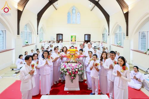 ภาพ No.175343:พิธีทอดกฐิน วัดพระธรรมกายแมนเชสเตอร์ เอดจลีย์ สต็อคพอร์ต ประเทศอังกฤษ ในโครงการกฐินสามัคคีทั่วไทย 30,000 วัด บูชาธรรม 80 ปี หลวงพ่อธัมมชโย โดยคณะศิษยานุศิษย์วัดพระธรรมกาย วันที่ 10 พฤศจิกายน พ.ศ. 2567