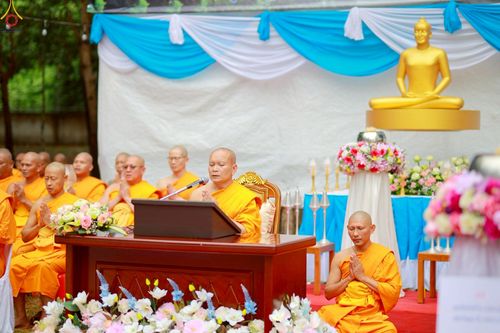 ภาพ No.238362:วันเสาร์ที่ 9 สิงหาคม พ.ศ. 2568 พิธีกลั่นแผ่นดิน โปรยทราย และจุดประทีปถวายเป็นพุทธบูชา จ.ระยอง สถาปนาองค์พระเจดีย์เพื่อสร้างสันติภาพโลก ณ ศูนย์ปฏิบัติธรรมระยอง(บ้านช่องลม) ต.บางบุตร อ.บ้านค่าย จ.ระยอง