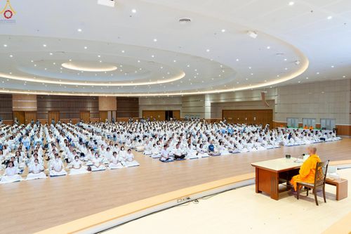 ภาพ No.242256:วันที่ ๒๙ - ๓๑ สิงหาคม พ.ศ. ๒๕๖๘ สัมมนารวมใจผู้นำบุญ บูชาธรรม ๘๑ ปี  หลวงพ่อธัมมชโย รุ่นที่ ๒ กฐินสามัคคีทั่วไทย ๓๐,๐๐๐ วัด โครงการอุปสมบทบูชาธรรมมหาปูชนียาจารย์  ๓,๐๐๐ รูป