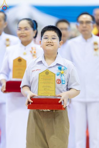 ภาพ No.124655:พิธีมอบโล่วัชรเกียรติยศ โครงการตอบปัญหาศีลธรรมเพื่อสันติภาพโลก (World-PEC) ต่างประเทศ ครั้งที่ 17 ณ ห้องแก้วสารพัดนึก 1 วัดพระธรรมกาย ในวันมาฆบูชา เสาร์ที่ 24 กุมภาพันธ์ พ.ศ. 2567