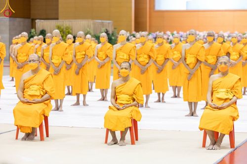 ภาพ No.101678:พิธีขอบรรพชา, พิธีขอสรณคมน์และศีล, พิธีถวายบาตร ในโครงการอุปสมบทหมู่ รุ่นบูชาธรรมมหาปูชนียาจารย์ ณ วัดพระธรรมกาย วันที่ 9 ธันวาคม พ.ศ. 2566
