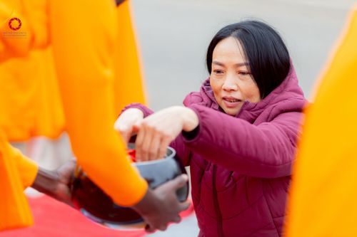 ภาพ No.233015:วันอาทิตย์ 29 มิถุนายน พ.ศ. 2568 กิจกรรมอบรมธรรมทายาทแอฟริกาใต้  ปฏิบัติธรรมสร้างสันติสุขภายใน แสงแห่งพุทธธรรมสู่แผ่นดินแอฟริกาใต้ ณ บริเวณหน้าวัดพระธรรมกายโจฮันเนสเบิร์ก