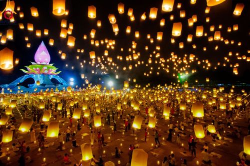 ภาพ No.97284:พิธีทอดผ้าป่า เพื่อสร้าง "ลานอเนกประสงค์พญานาค 4 ตระกูล" และพิธีจุดประทีปโคมลอย ลอยกระทง ถวายประทีปเป็นพุทธบูชา ณ พุทธอุทยานนานาชาติ จ.หนองคาย วันที่ 27 พฤศจิกายน พ.ศ. 2566